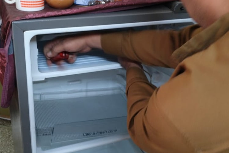 Single Door Refrigerator in Malviya Nagar South Delhi Single Door Refrigerator in Malviya Nagar South Delhi